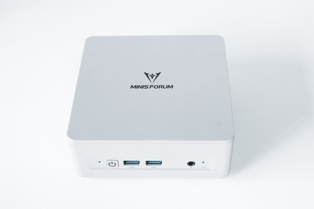 MINISFORUM UM760 Plus レビュー | 幅広い用途に対応のコスパに優れた