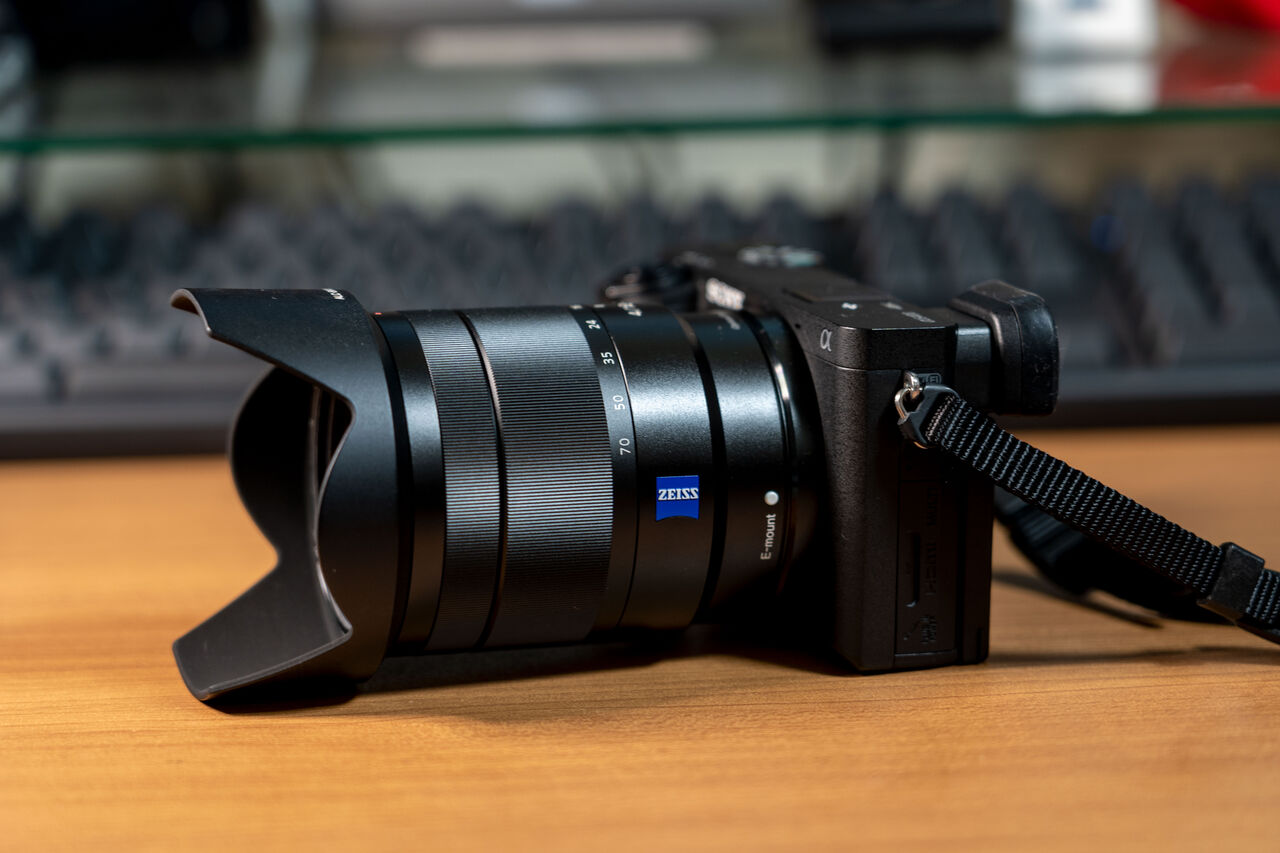 アキ】SONY SEL24105G 箱、レンズフード、キャップ付き アキ】SONY