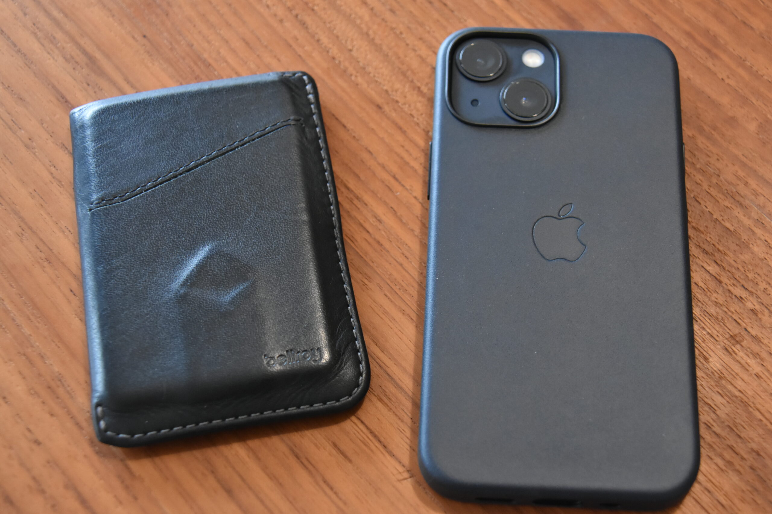 iPhone 13 mini アップル純正レザーケース ［ミッドナイト］レビュー！の巻