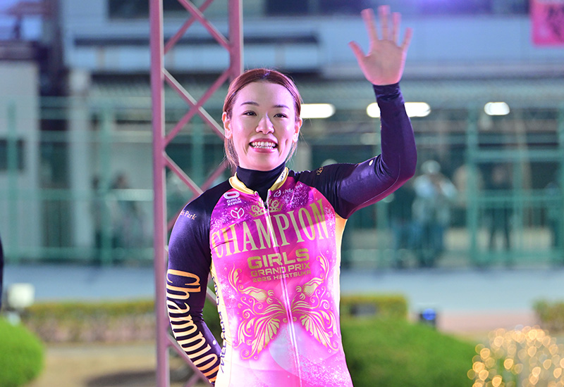 佐藤水菜選手が逃げ切って優勝！“年間グランプリスラム”の偉業を達成