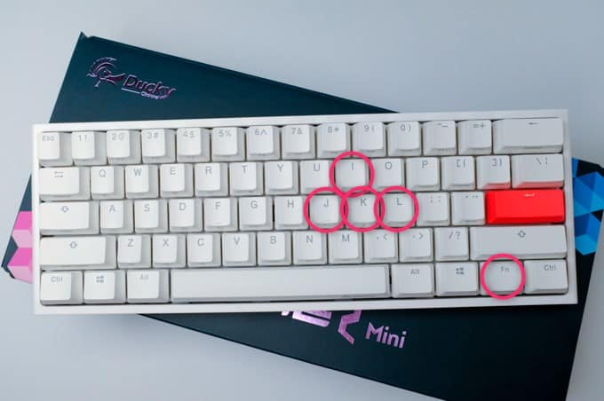 Ducky One 2 Miniレビュー：ピンク軸のスコスコ感が良い！小さくて