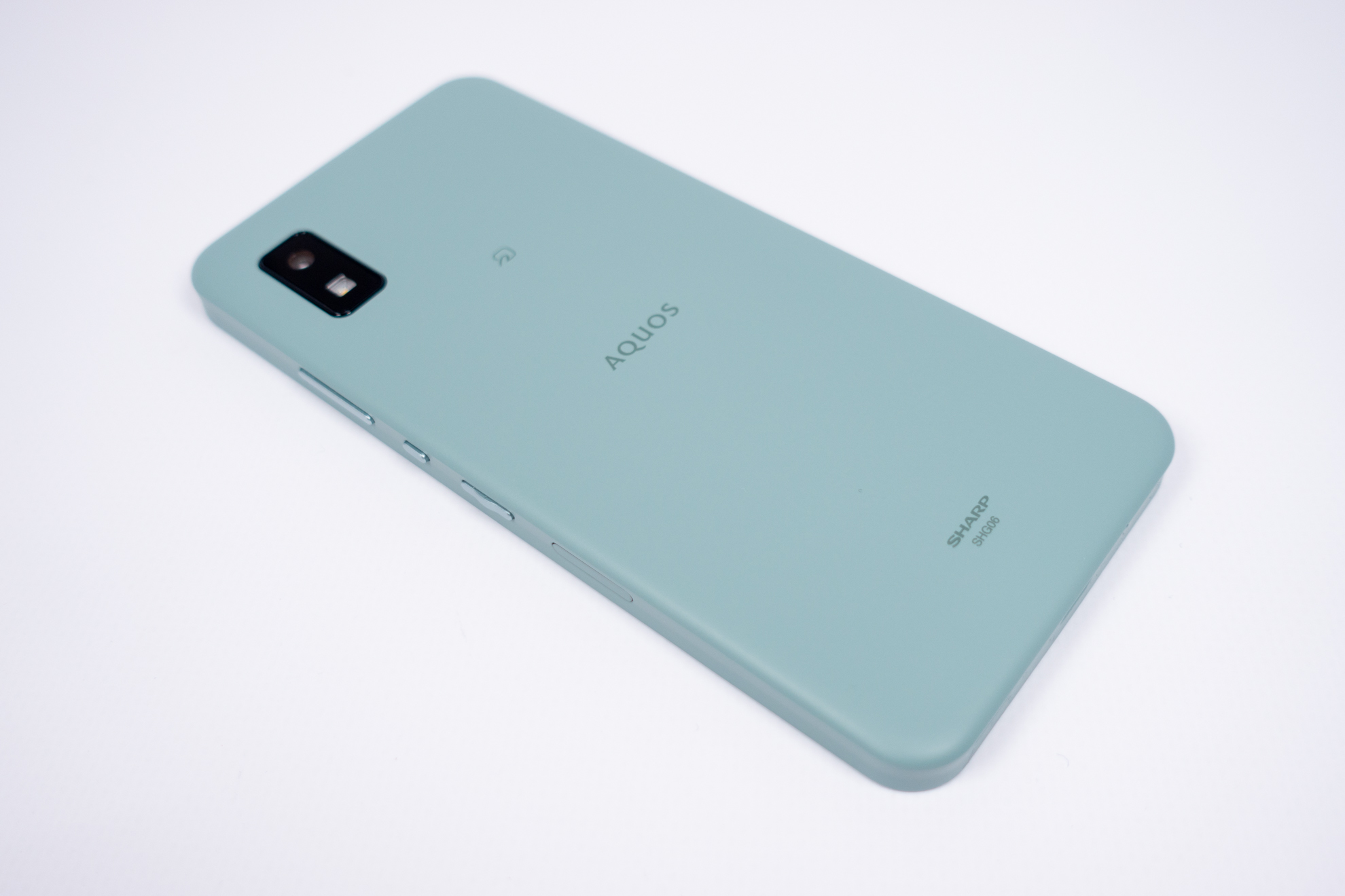 本日1月14日発売！ 「AQUOS wish」の外観をチェック] - ケータイ Watch