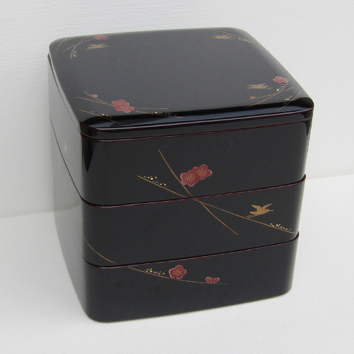 輪島塗 重箱 角形 三段 胴張り -梅に鶯の蒔絵仕上げ-[内面朱色/外面黒