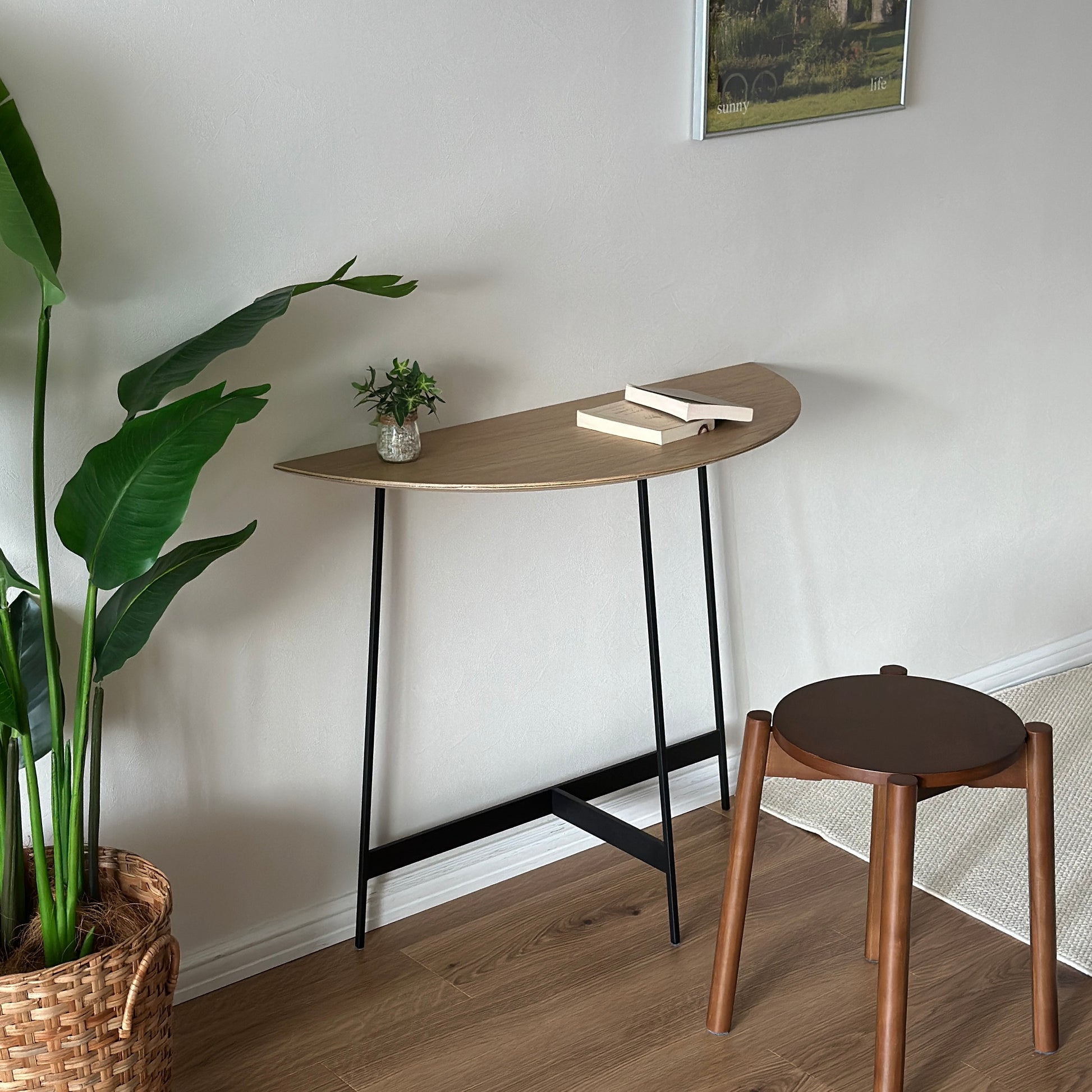 サイドテーブル｜スタイリッシュ半円コンソール - territory