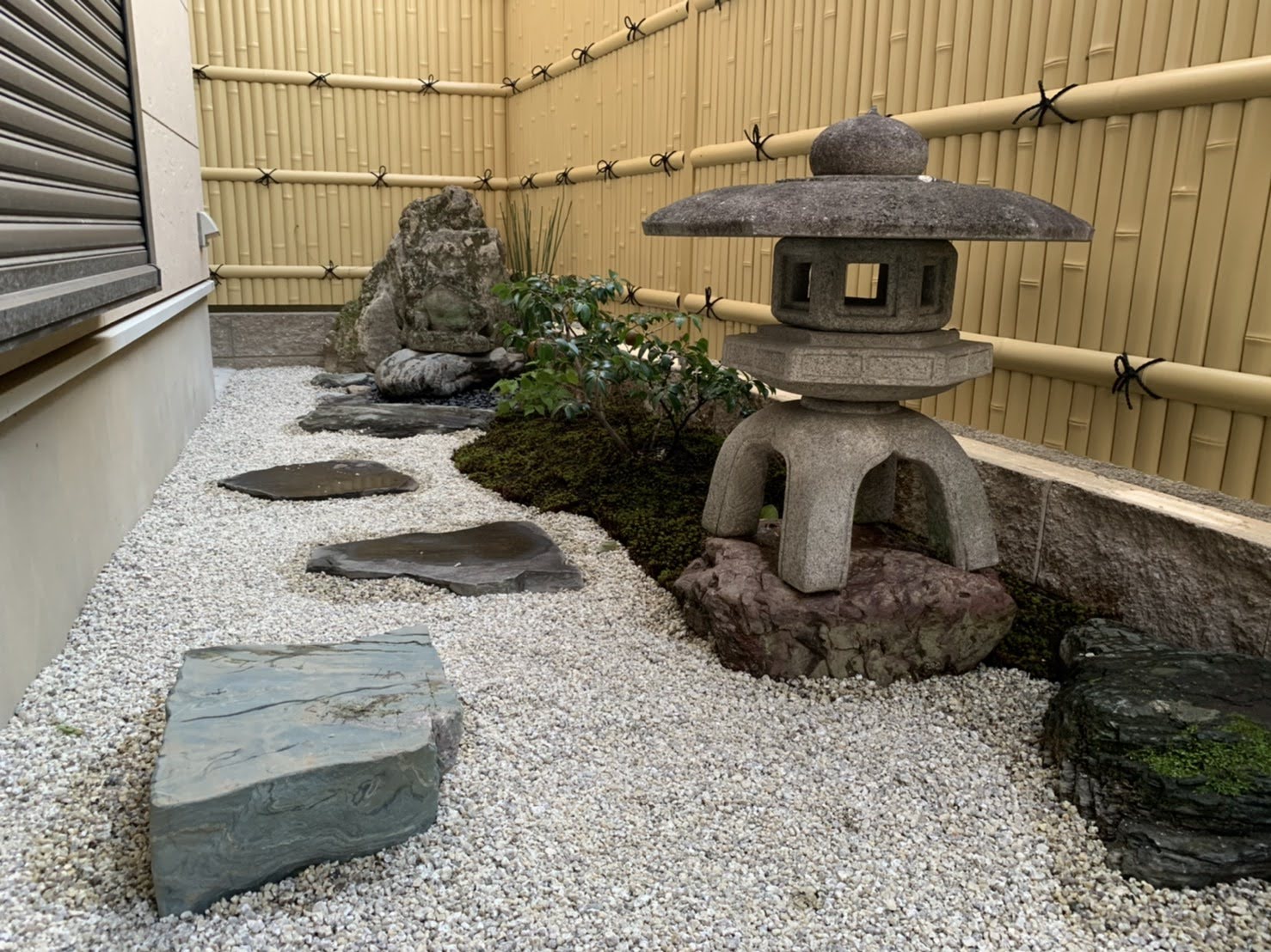 和風の坪庭」庭石の移設|愛知県名古屋市 | 樹ぐらし