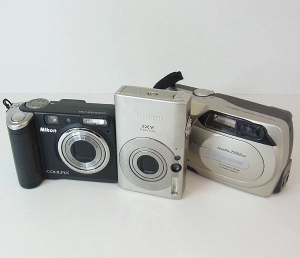 15年～20年前のデジタルカメラ。 – キングラム