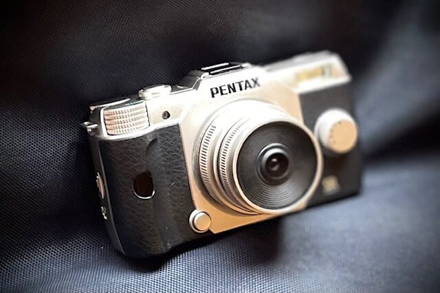 年に何度か、ビビビッとくるカメラがありますよね。Hello, PENTAX Q10