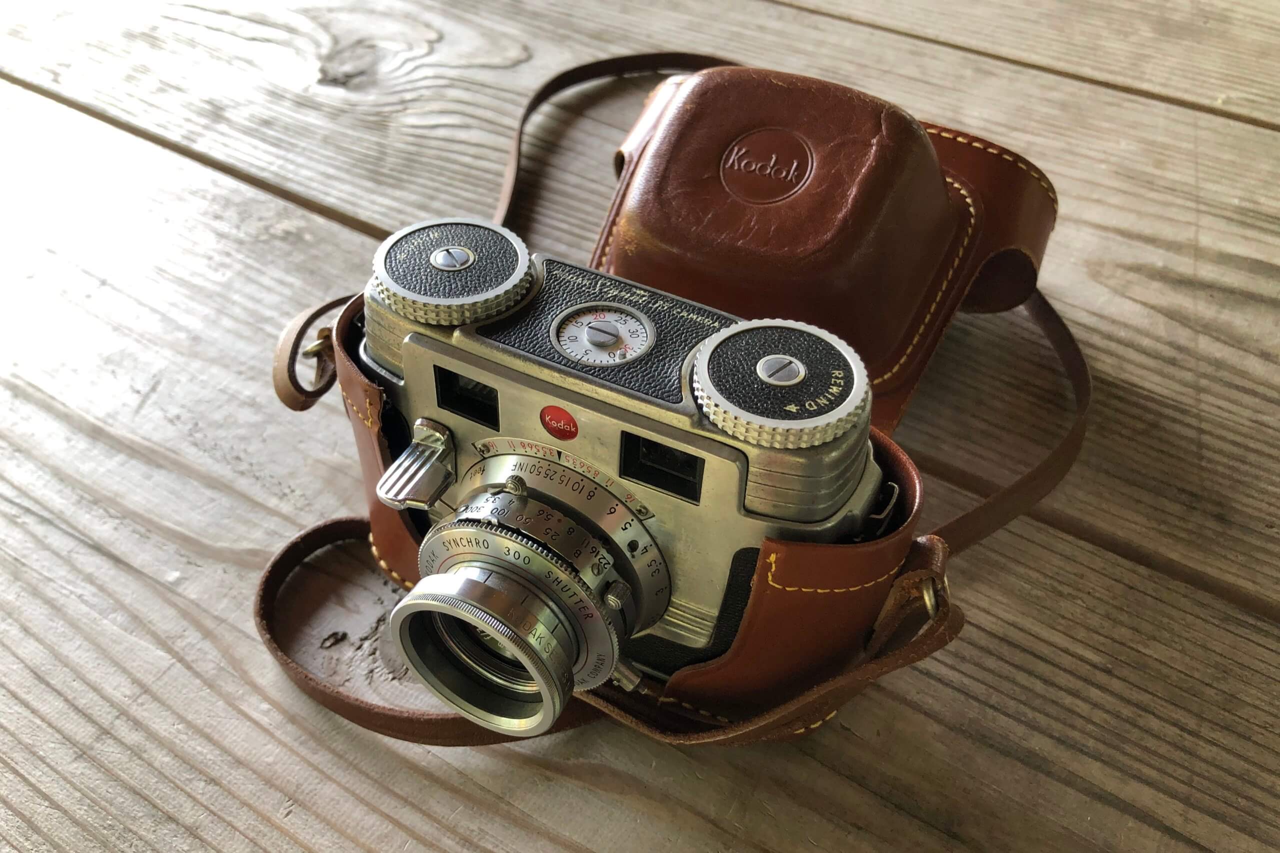 フィルムカメラなら、いっそ機械式、いっそKodakシグネット35はどうだ