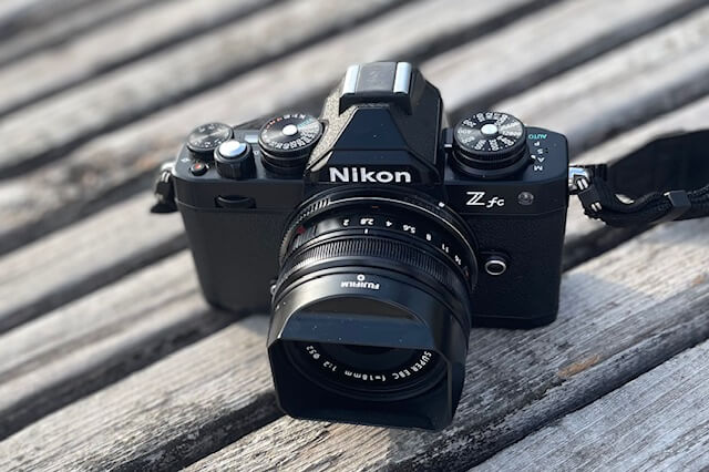 Nikon Z fcにフジノンXF 18mm f2 Rが、コンパクトで実によく似合う