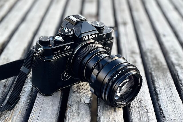 ぐるぐるボケが愛おしいTTArtisan 75mm f1.5 M42マウントを、Nikon Zf