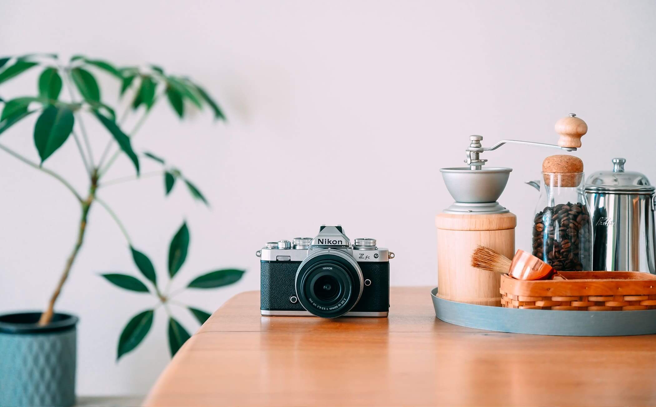 FUJIFILM X-E4にするか。Nikon Z fcにするか。それとも。｜記憶カメラ