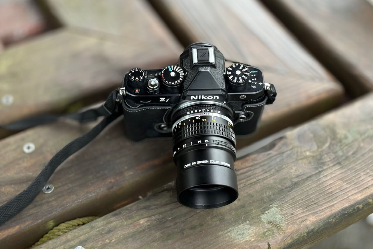 Nikon Zfには当然、オールドニッコールのオマージュレンズがよく似合う