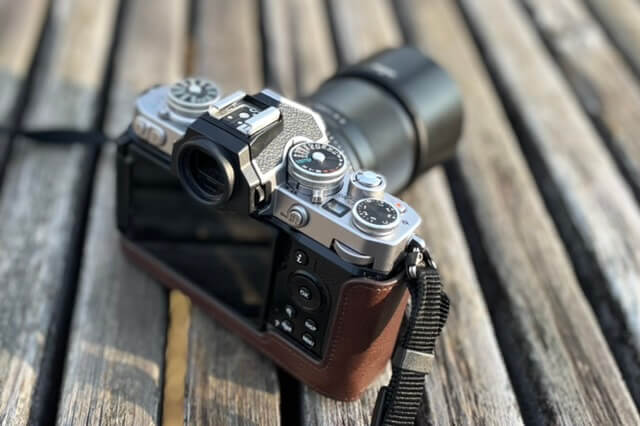 クラシックなデザインというより、カメラの根源的デザイン。｜記憶カメラ