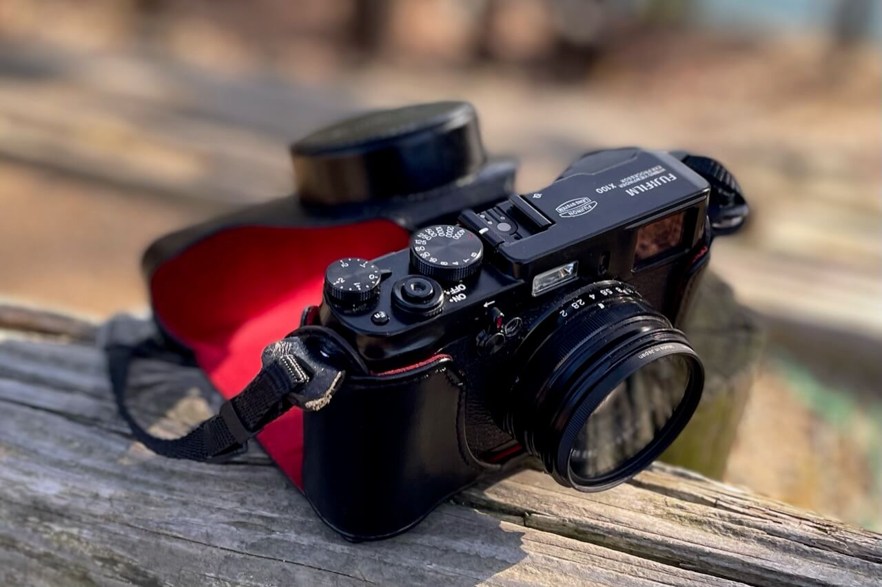10年を越えてもなお現役、僕とFUJIFILM X100初代機。｜記憶カメラ