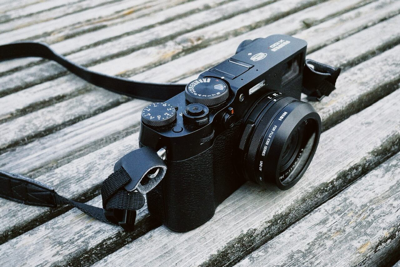 X100Vは販売を「終了」しているわけでは無い。｜記憶カメラ