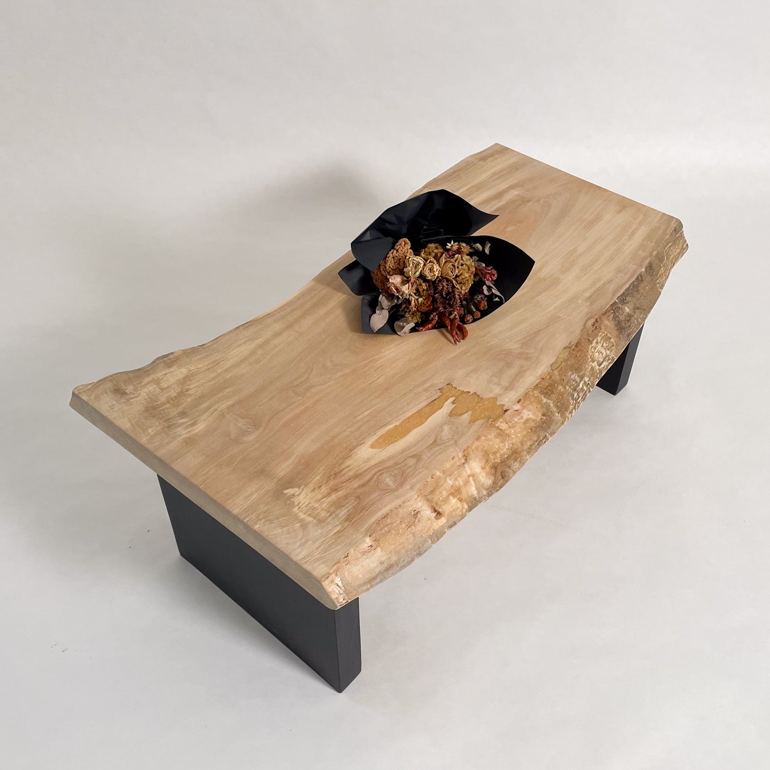 KIDOMEIMOKU 栃一枚板ローテーブル｜90cm(2人掛け) – 【公式】鬼童銘木