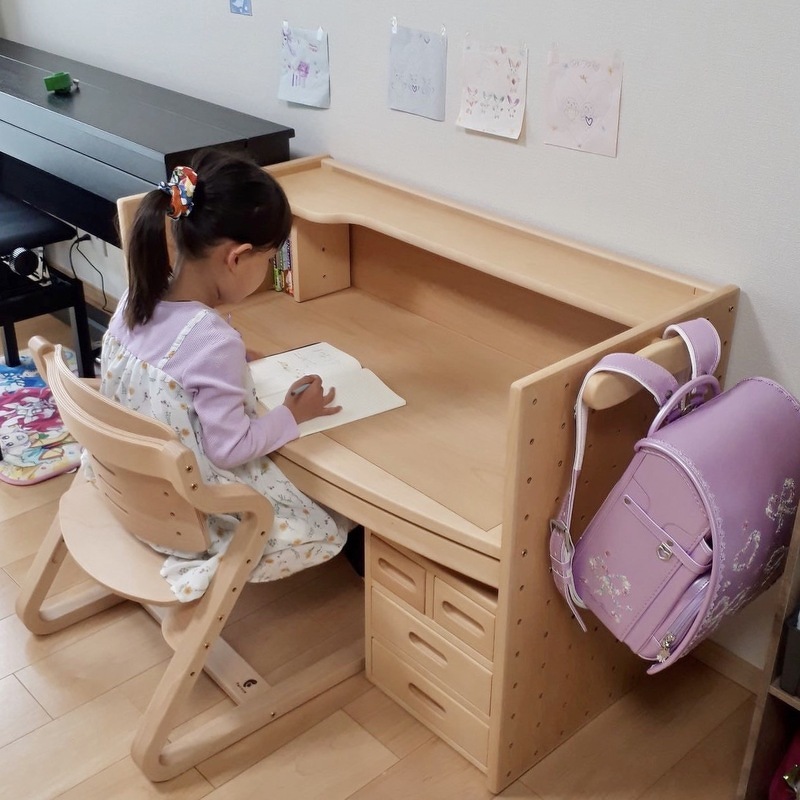 自分の机だからやる気が育つ リビングに置きたい「フォルミオ」の