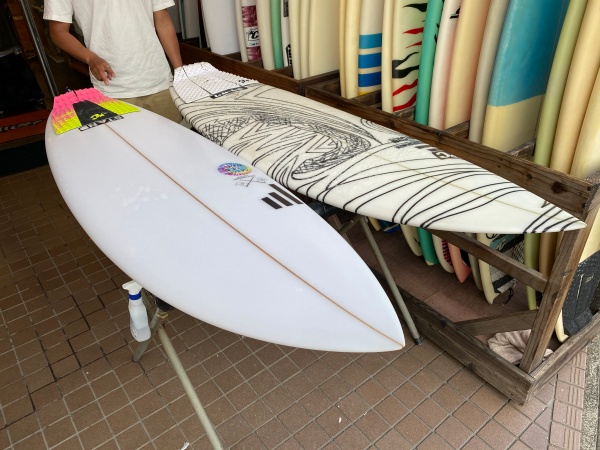 復活サーフィンの為にピースサーフボード平山シェイプの大人気モデルを