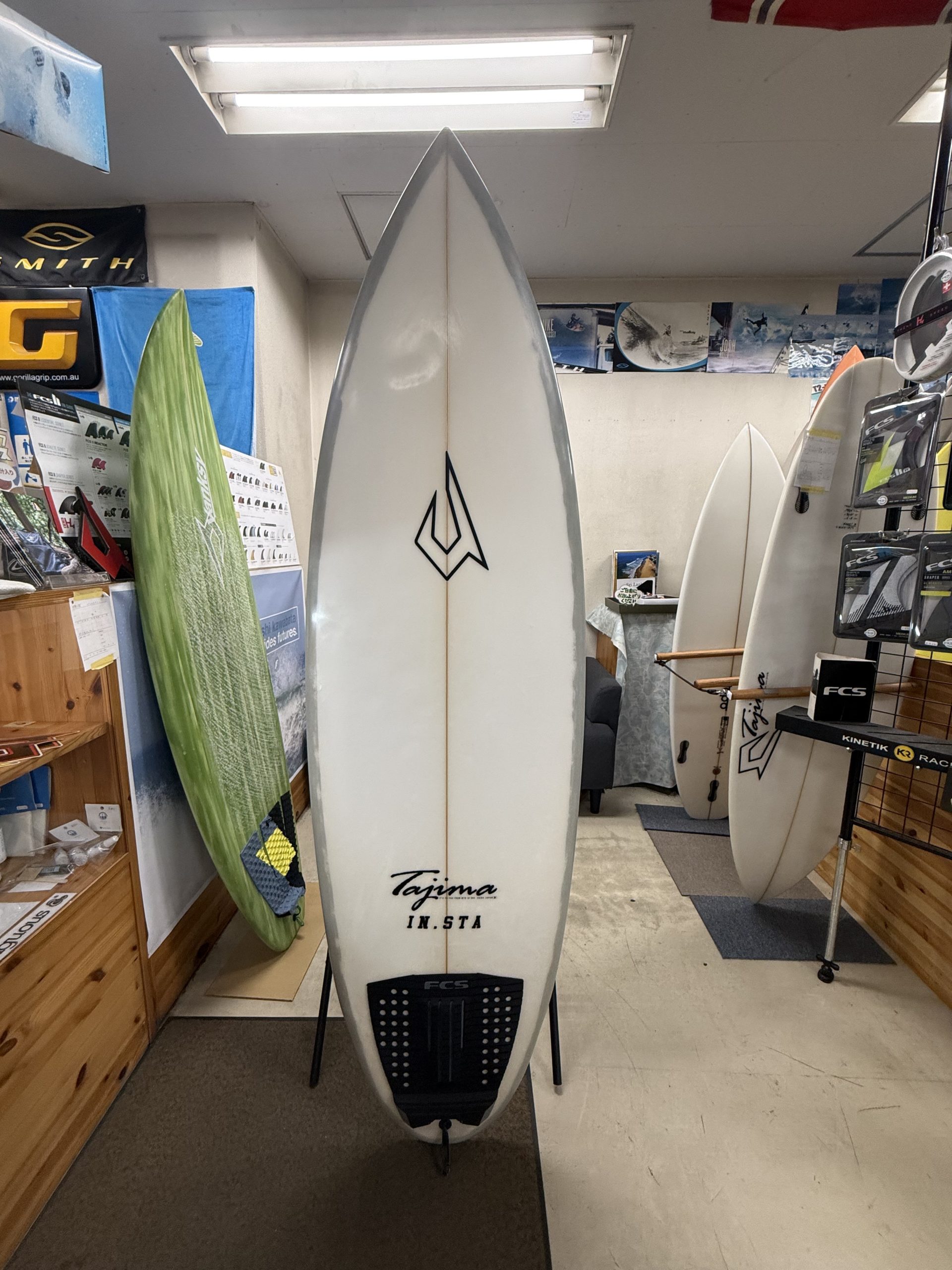 中古】JUSTICE surfboard INSTA model(5'11 × 20 3/4 × 2 9/16) T489