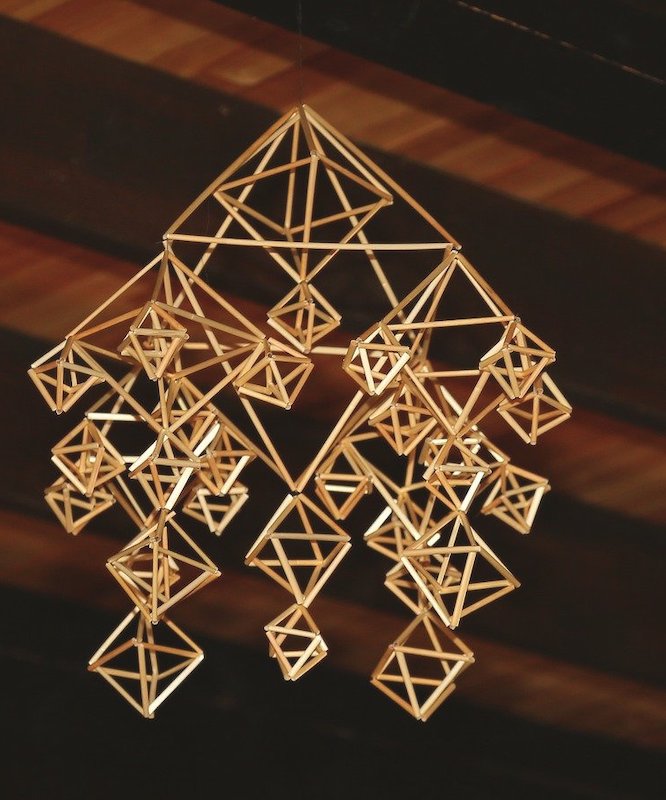 フィンランド・クリスマスの伝統的な可愛い飾りヒンメリ – Himmeli