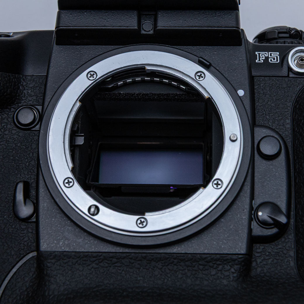 Nikon F5 – ねりま中古カメラきつね堂