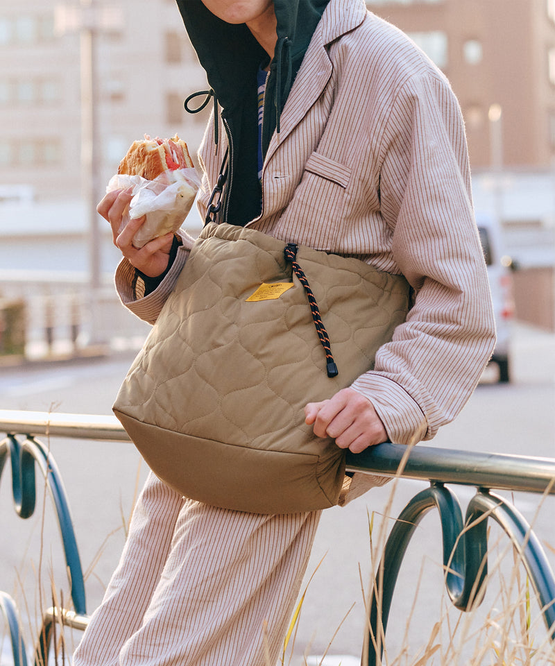 パデッドドロストトートバッグ K475 – KiU公式オンラインショップ