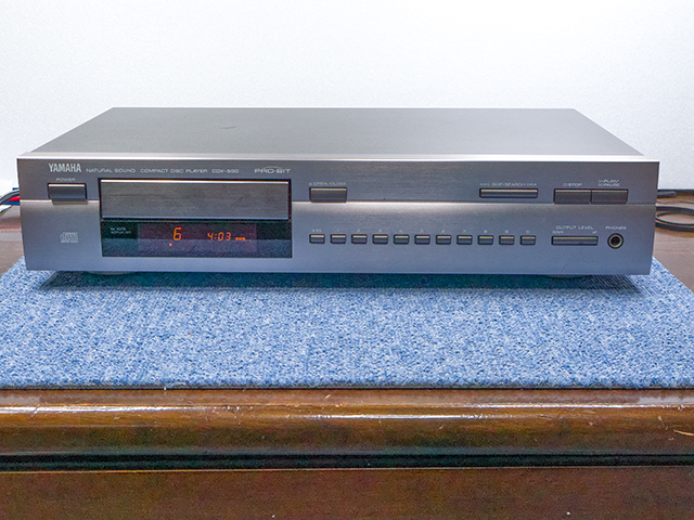 ☆ヤマハ CDプレーヤー、CDX‐510。再生良好。キズ多い補修あり