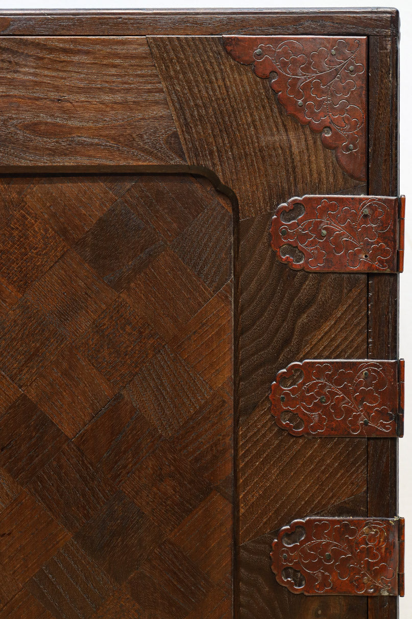 稀少サイズ!!気品ある寄木細工づくりの観音収納箪笥 BB3080 – 古福庵