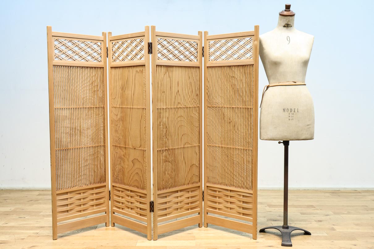 綺麗な杢目模様を作る格子造りの四つ折り衝立 DC8478 – 古福庵