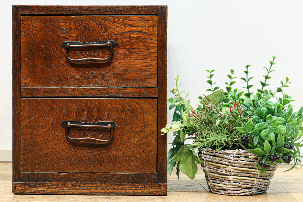 引き出しの表情豊かな杢目を愉しむ全面セン材作りの小引き出し DC7673