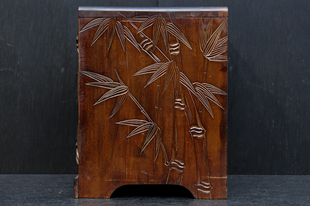 迫力ある花模様が素晴らしい日光彫の小引き出し DC8113 – 古福庵