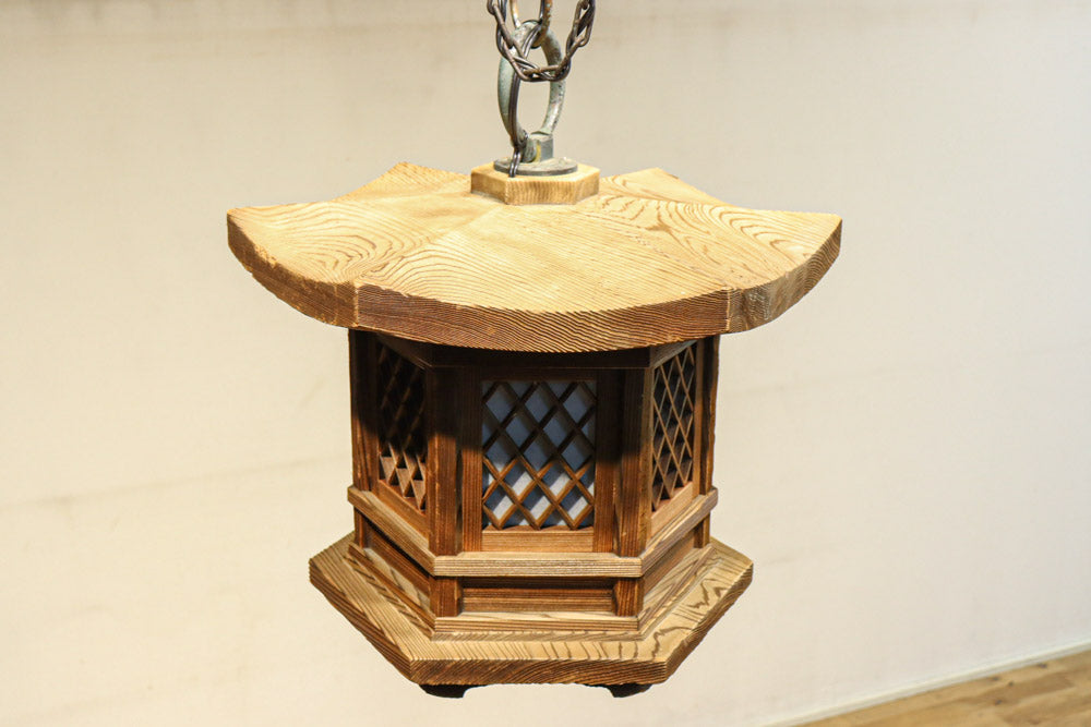 珍品!! 自然の風合いが温かみある木製の灯籠 DC8327 – 古福庵