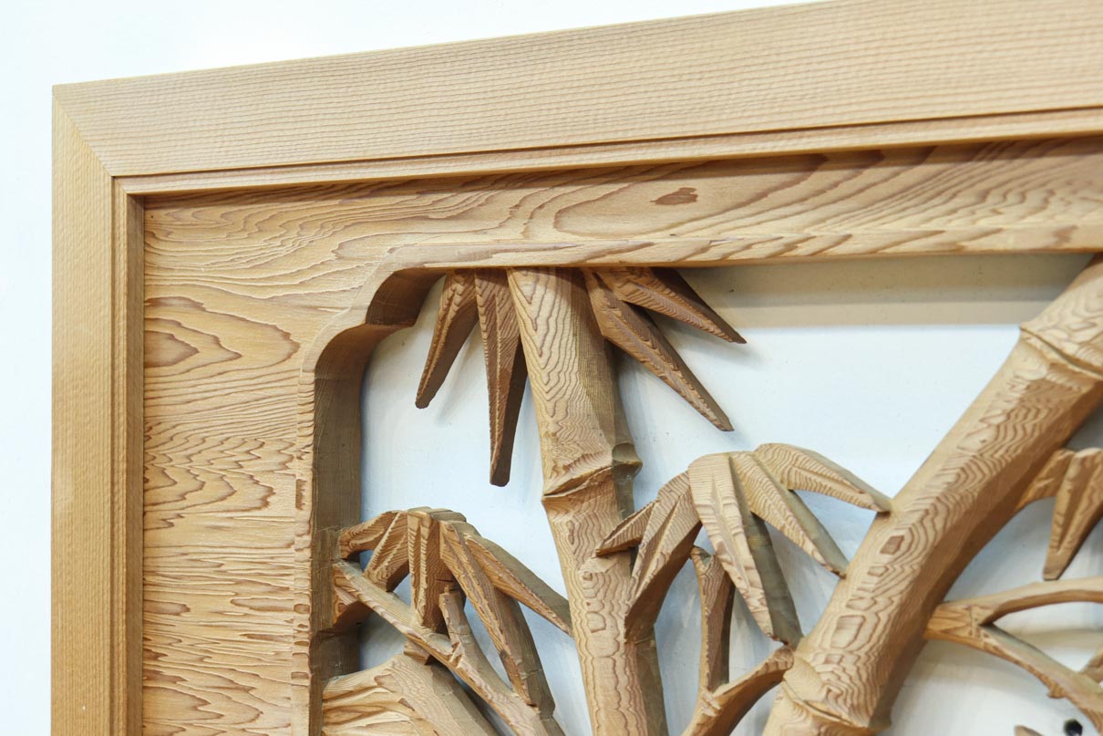 迫力ある松竹梅の絵柄を見事に描いた深掘彫刻欄間 EZ2867ab 在庫(a:1 b