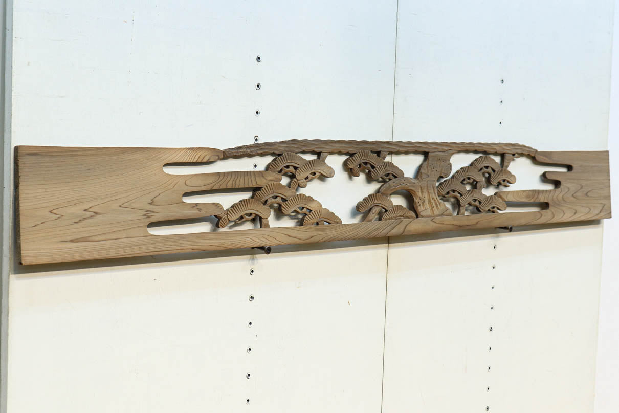 松の木を風流に描いた彫刻欄間素材 EZ2076ab 在庫(a:0 b:1)枚 – 古福庵