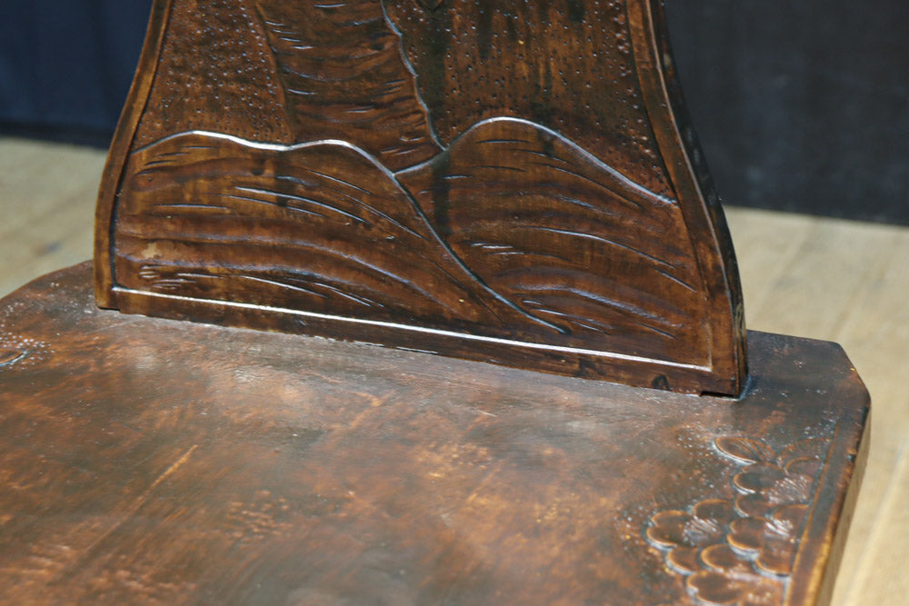 軽井沢彫の桜彫刻が華を添える猫脚で優美なイス DC8640 – 古福庵