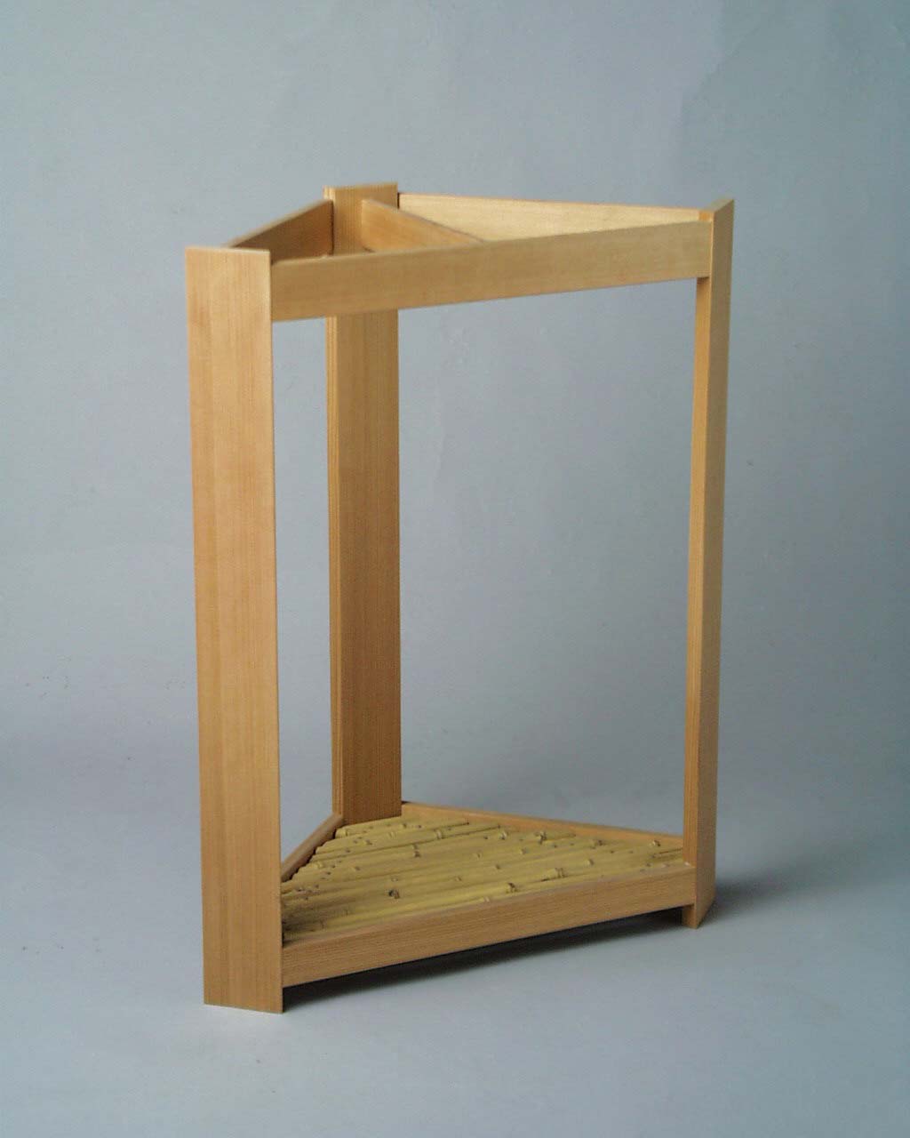 7018 杉コーナー傘立て - KOHSEKI SASHIMONO