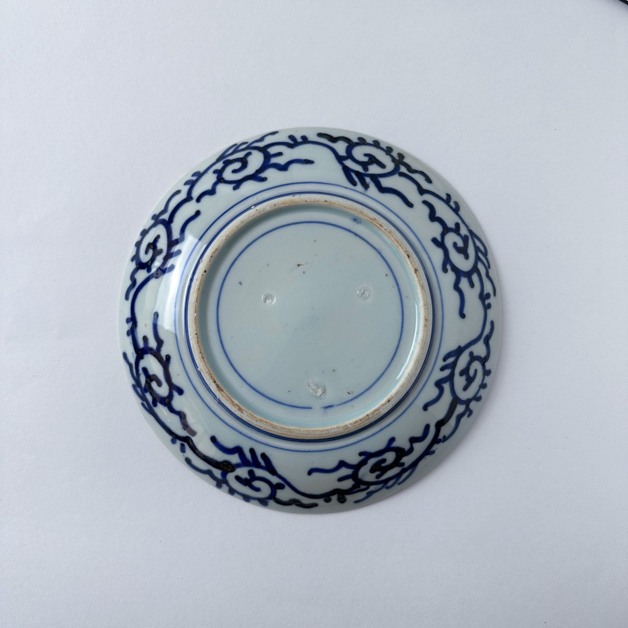 染付の濃淡で描く中皿 – Kotto Shop