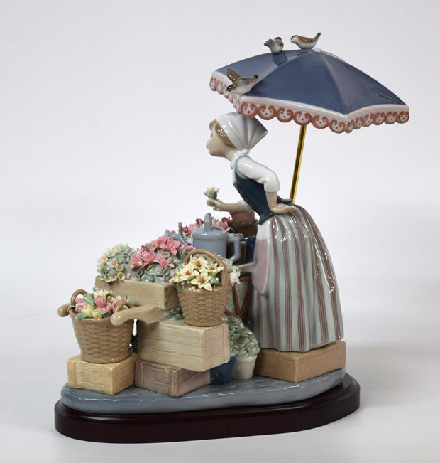リヤドロ(LLADRO)「公園通りの花屋さん」磁器フィギュア 絵画買取