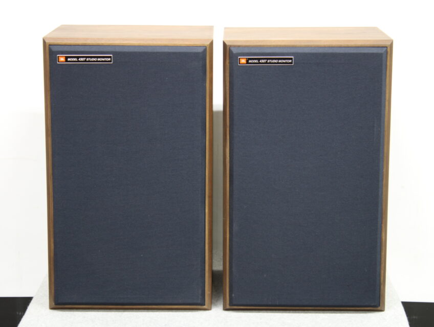 JBL 4307 (ペア) ブックシェルフスピーカー | [公式] オーディオ機器の