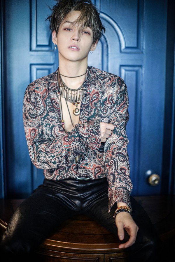 Album Review] WOLF (1st Mini Album) – Woosung (The Rose