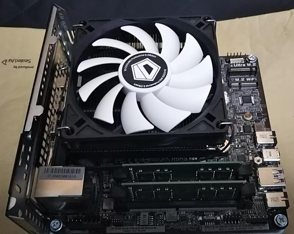 ASRock DeskMini A300】自作初心者も挑戦しやすいAMD製小型ベアボーンPC！