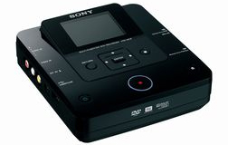 ハイビジョン画質のAVCHDをテレビに出力できるDVDライター「VRD-MC10