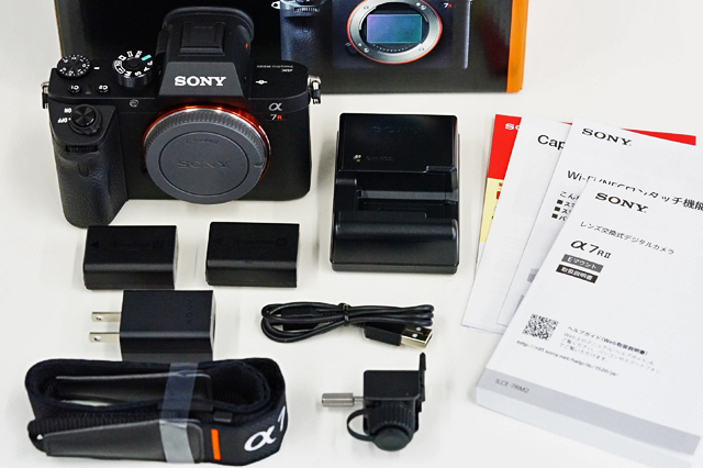 35mmフルサイズミラーレス一眼カメラ「α7RⅡ」、外観レビュー