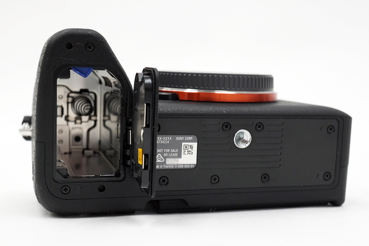 最新世代のデジタル一眼カメラα1 / α7S III / α7 IV に、縦位置