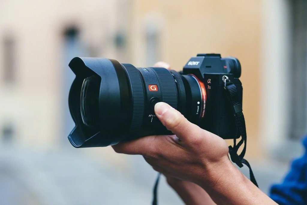 海外でフルサイズEマウントレンズ FE 12-24mm F2.8 GM 「SEL1224GM」を