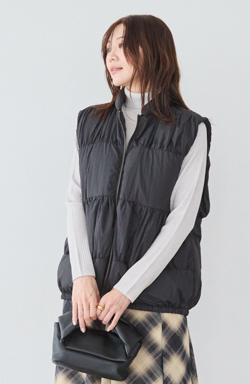 ティアードギャザーピュアダウンベスト｜FURRY、REYELL公式通販サイト