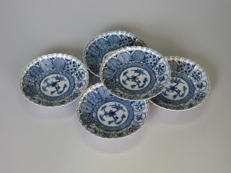 5号菊型皿揃 丸紋松竹梅図 - 九谷焼 五彩堂