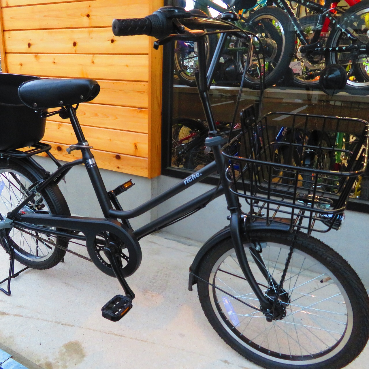 小径タイプのシンプルな子乗せ自転車のご紹介～ WELBY riche.custom