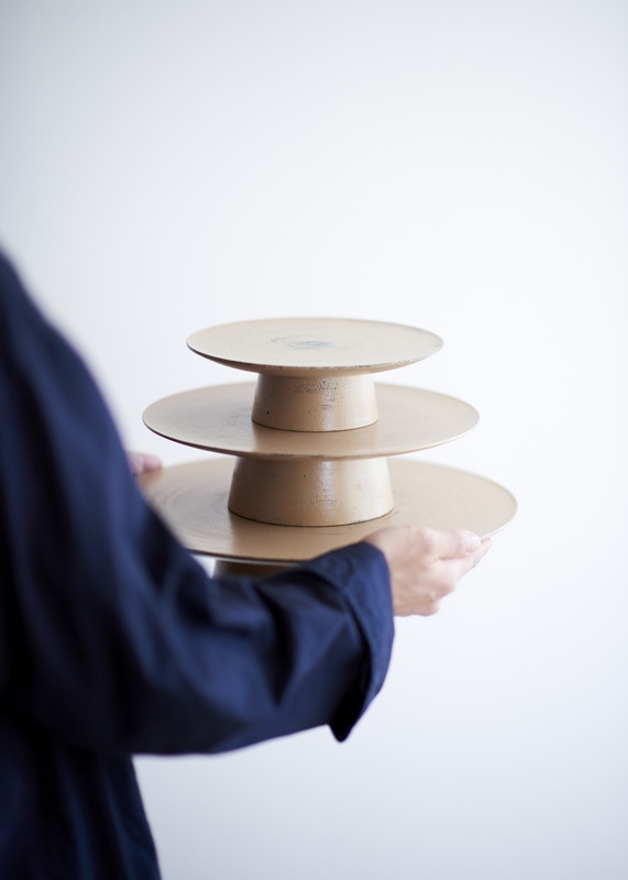 育てていく”日用品 木工作家・大澤知美さんの器やランプシェードたち