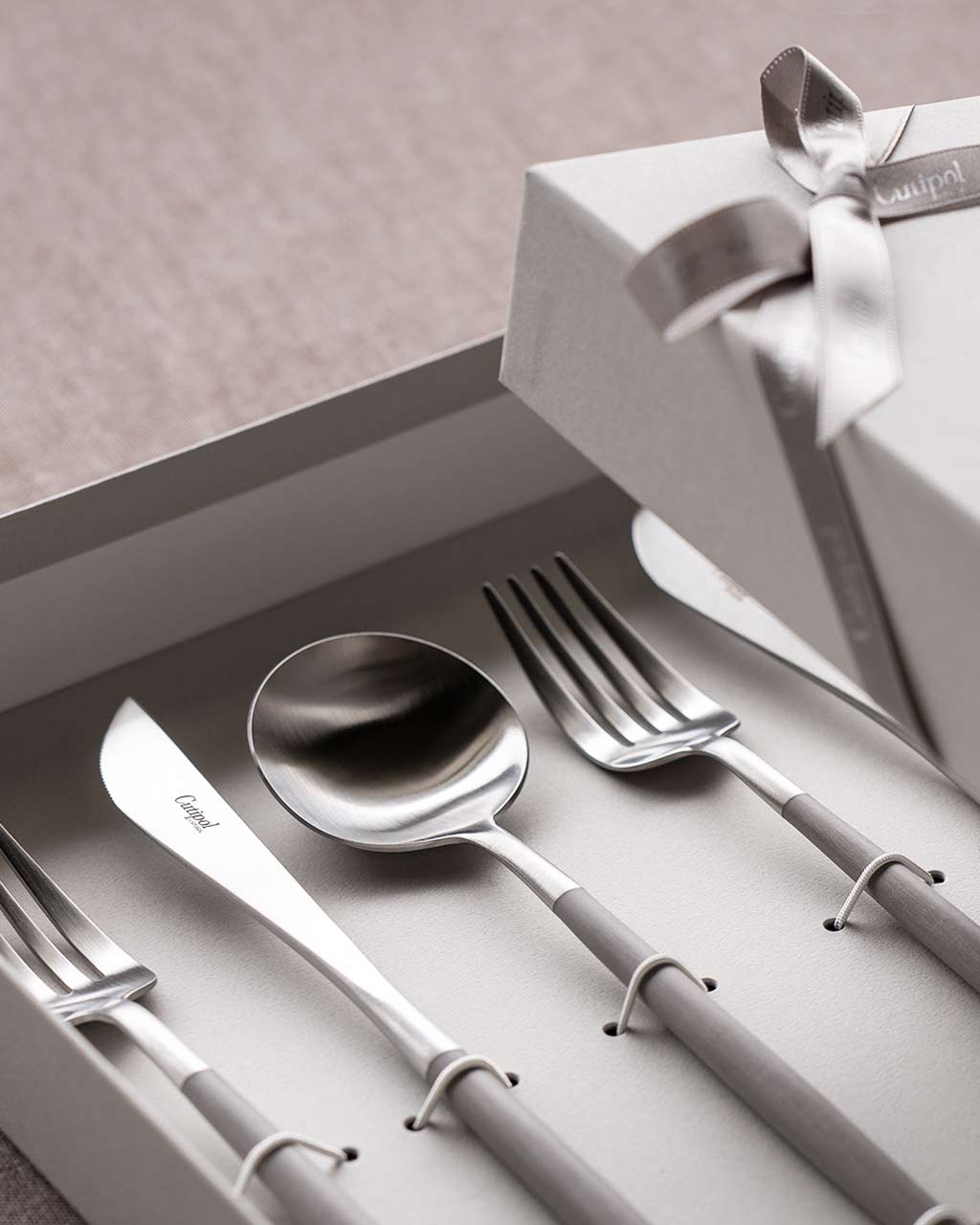 クチポール 4本セット Cutipol 正規取扱店 結婚祝いのカトラリーギフト